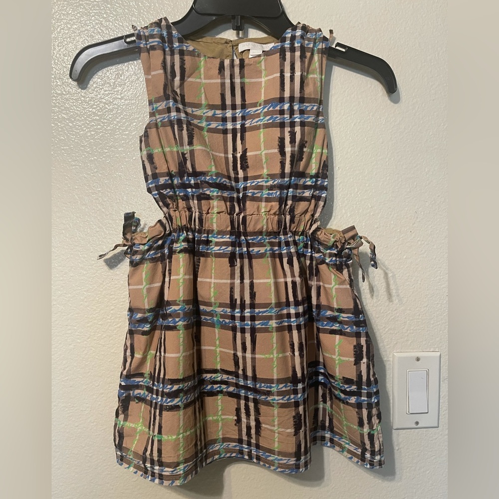BURBERRY DRESS SIZE 6 YEARS